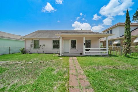 Single Family Residence in Baytown TX 3315 Wisconsin Street.jpg