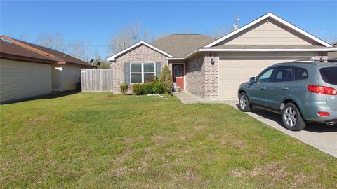 Single Family Residence in Angleton TX 6131 FOX RIDGE.jpg