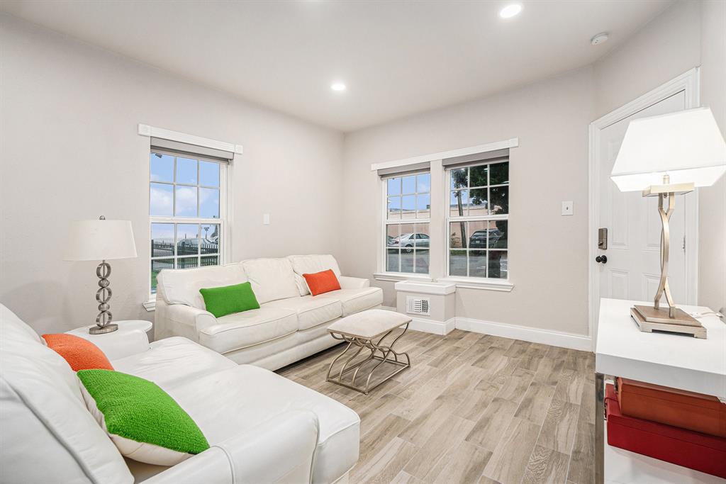 1028 Avenue M 1/2, Galveston, Texas image 10