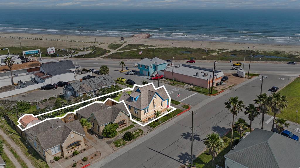 1028 Avenue M 1/2, Galveston, Texas image 2