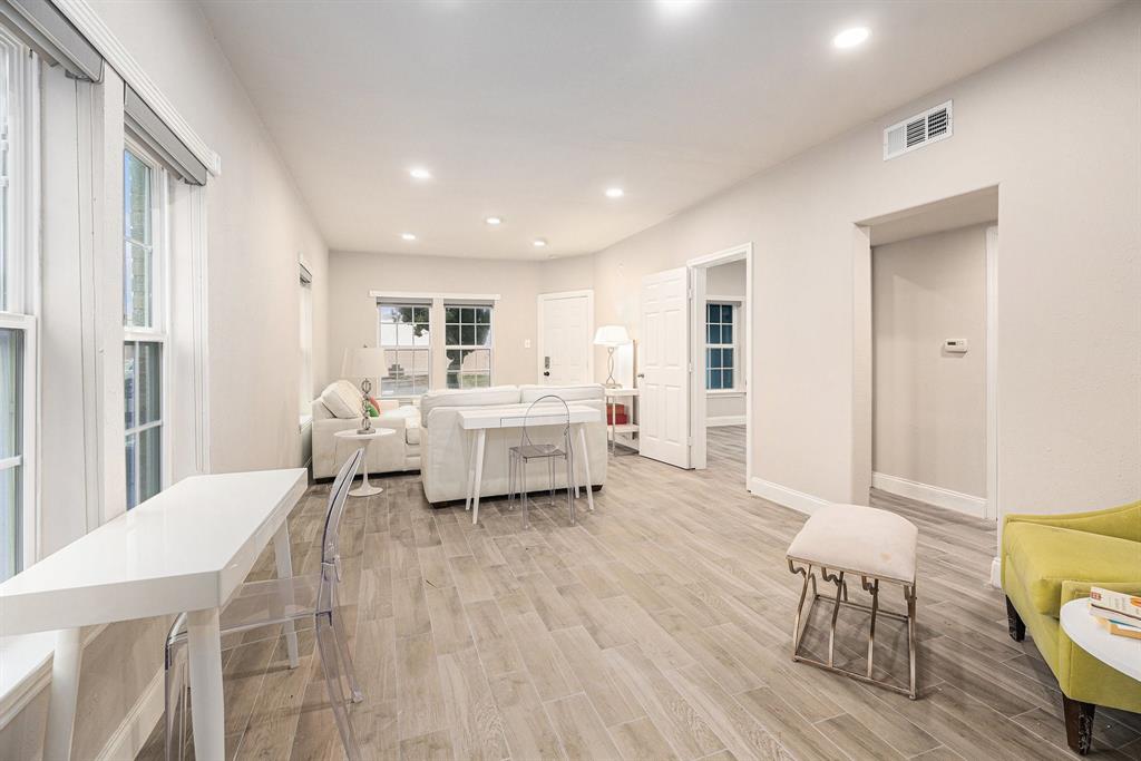 1028 Avenue M 1/2, Galveston, Texas image 13