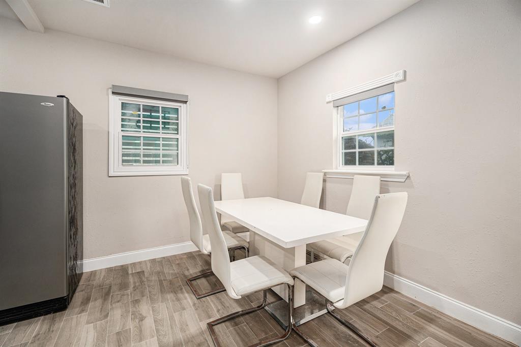 1028 Avenue M 1/2, Galveston, Texas image 18