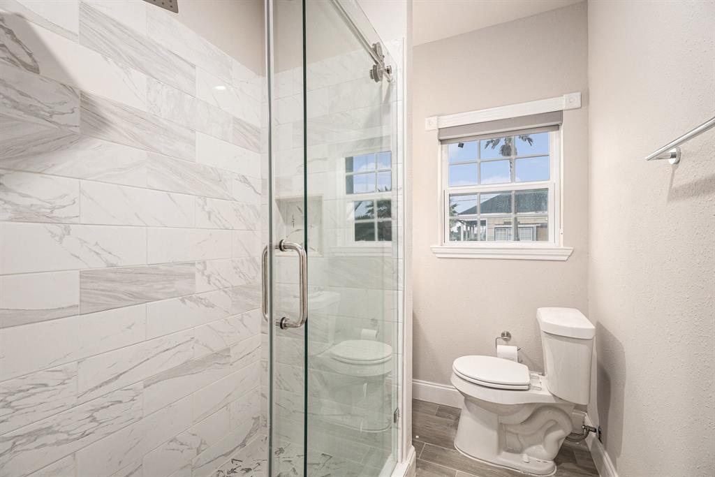 1028 Avenue M 1/2, Galveston, Texas image 23