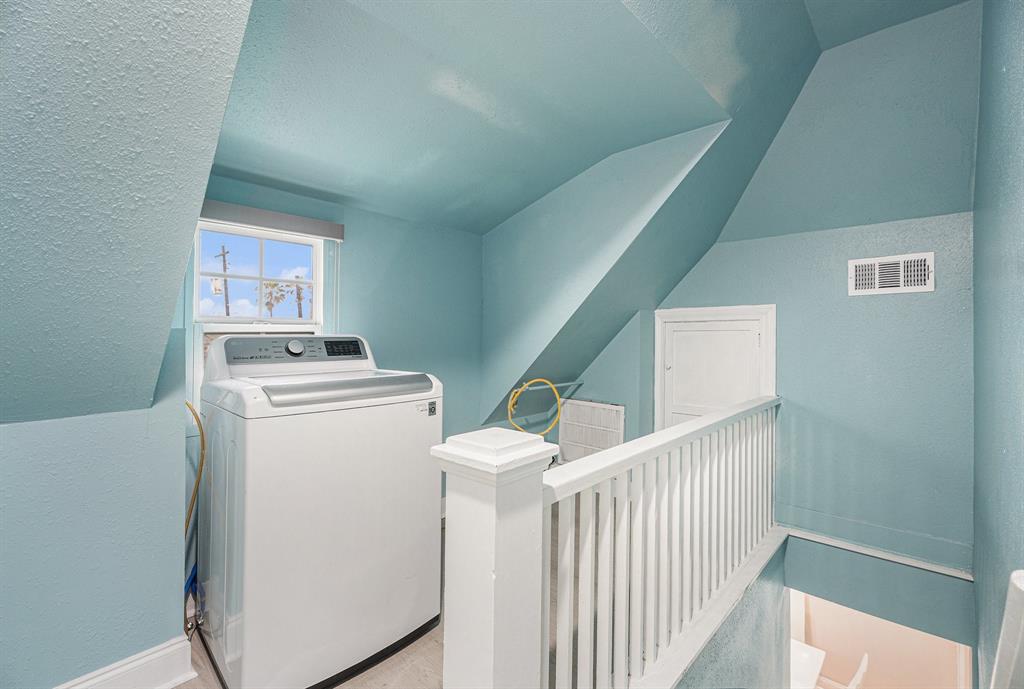 1028 Avenue M 1/2, Galveston, Texas image 24