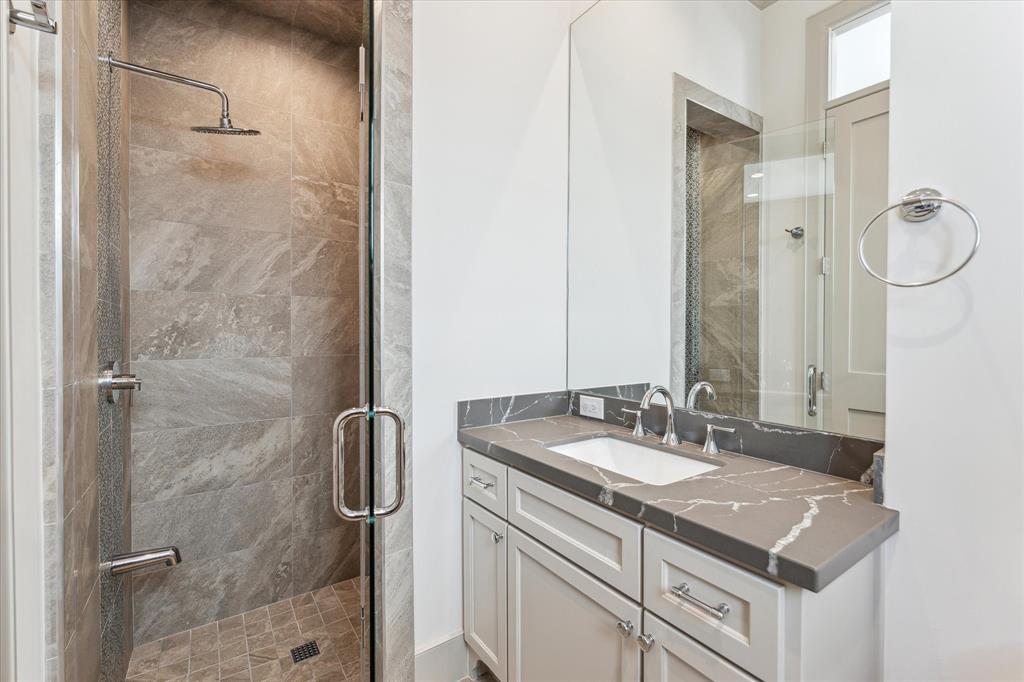 3838 Olympia Drive, Houston, Texas image 22