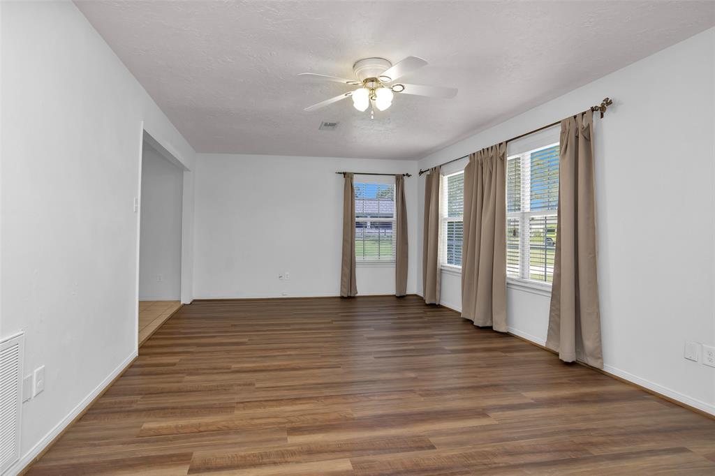 814 Whipporwill Road, Conroe, Texas image 7