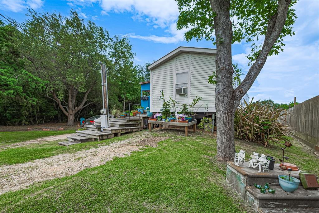 333 9th St St, San Leon, Texas image 5