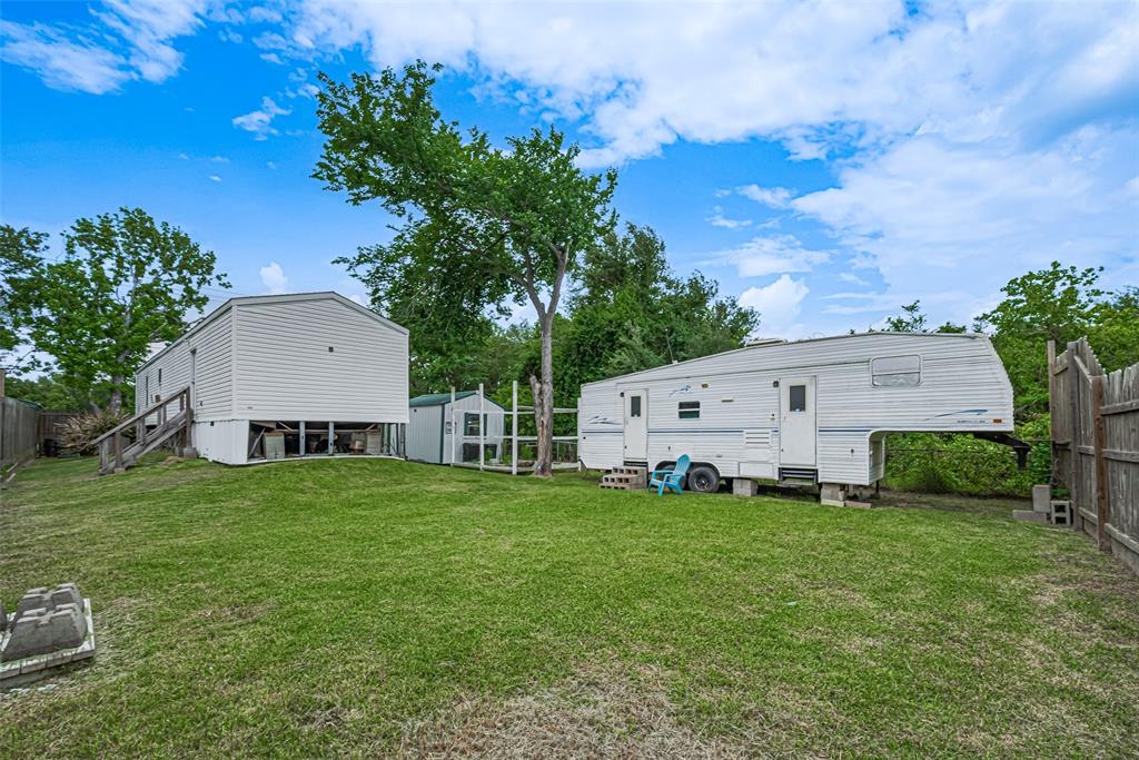 333 9th St St, San Leon, Texas image 18