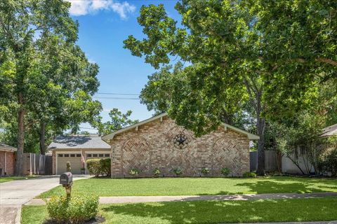 Photo of 12419 Rincon Drive, Houston, TX 77077 (MLS # 7230857)
