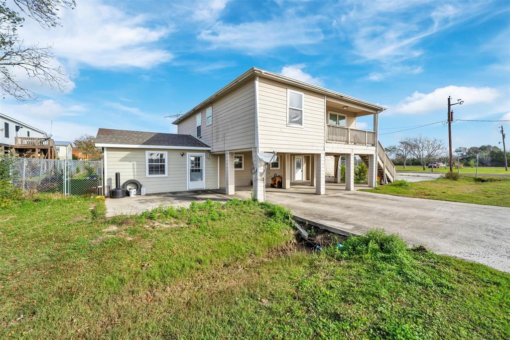 160 Darden Dr, Anahuac, Texas image 4