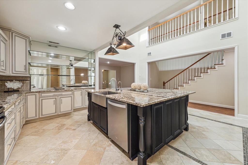 7924 Woodway Drive, Houston, Texas image 11