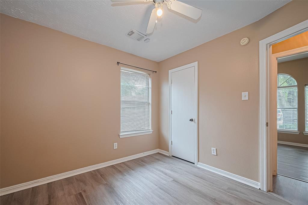 4559 Taino Drive, Baytown, Texas image 25
