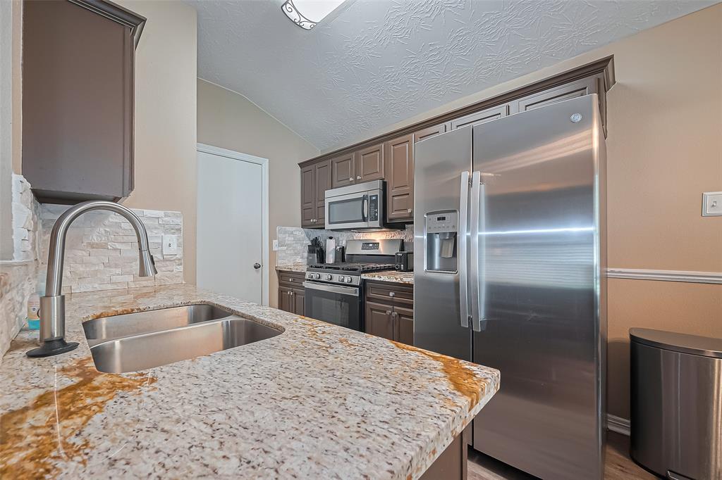 4559 Taino Drive, Baytown, Texas image 14
