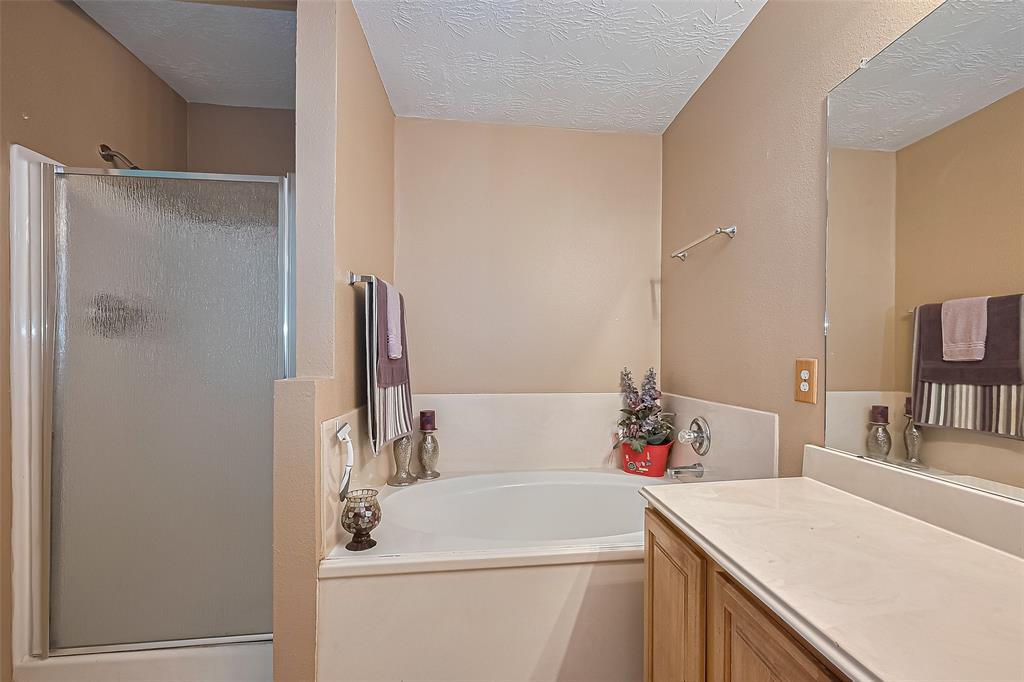 4559 Taino Drive, Baytown, Texas image 36