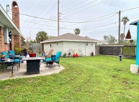 Single Family Residence in Galveston TX 41 South Shore Drive 34.jpg