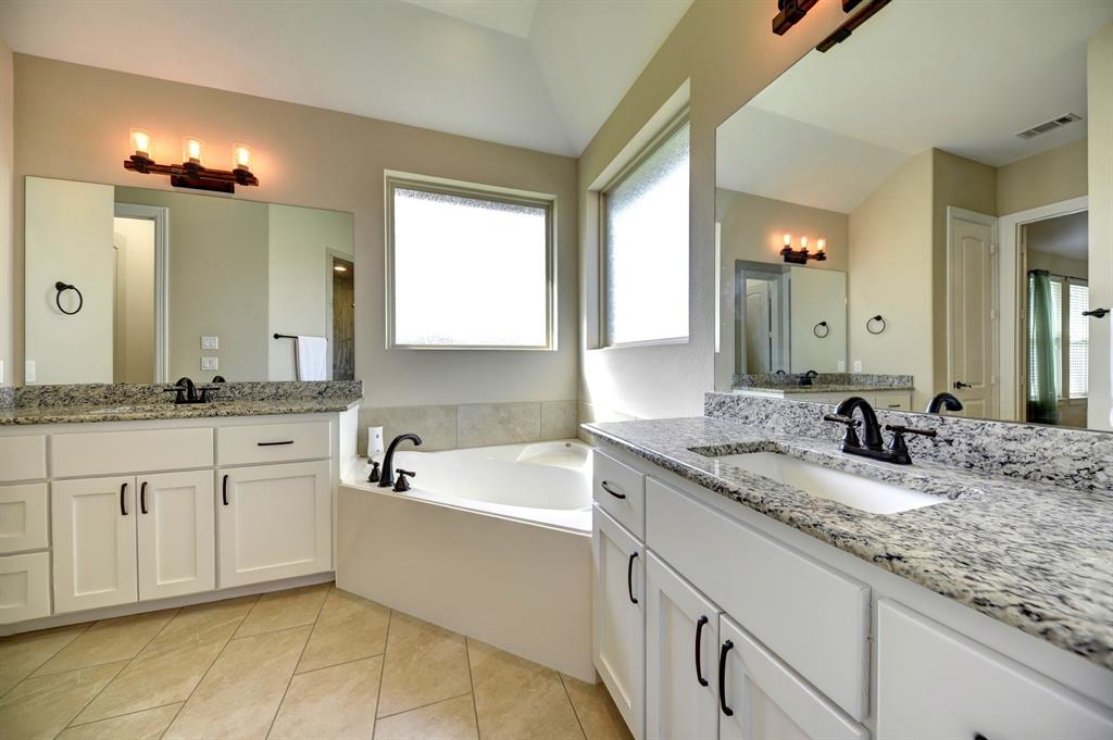84 Briarwood Lane, Bellville, Texas image 20