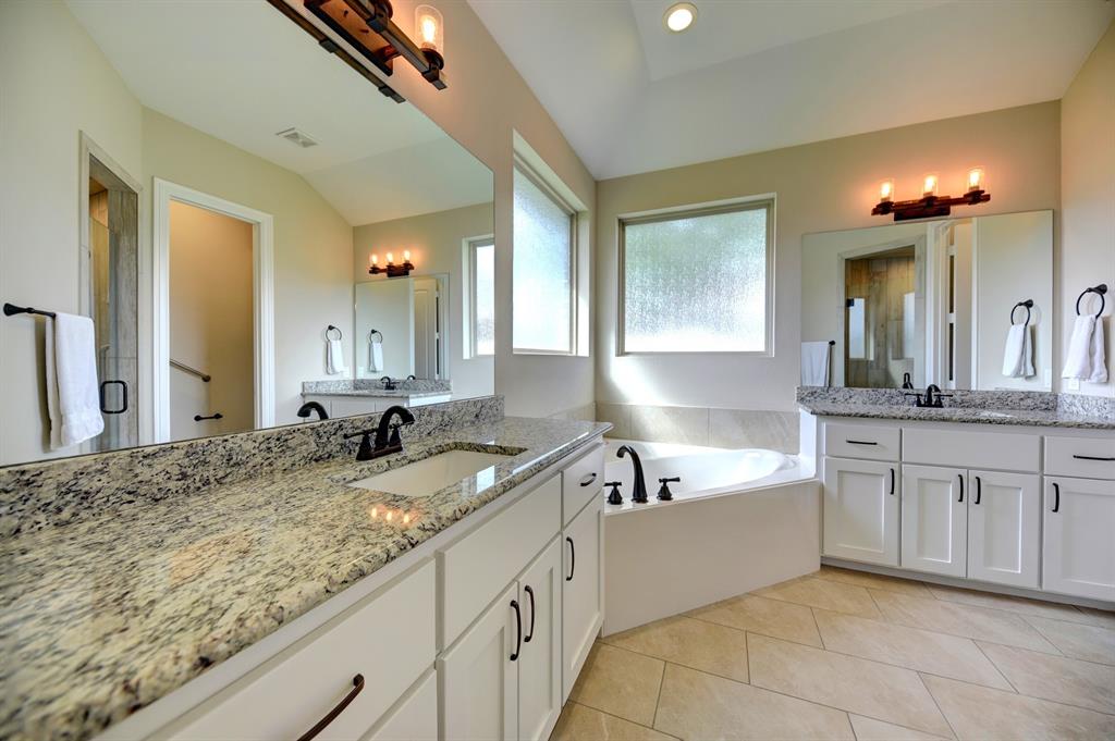 84 Briarwood Lane, Bellville, Texas image 4