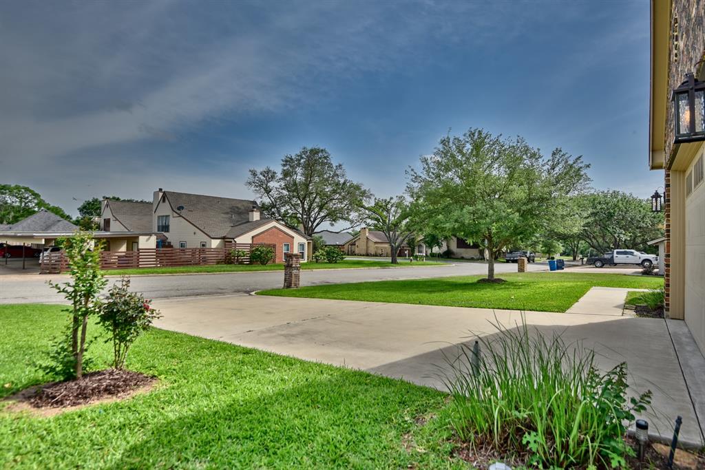 84 Briarwood Lane, Bellville, Texas image 7