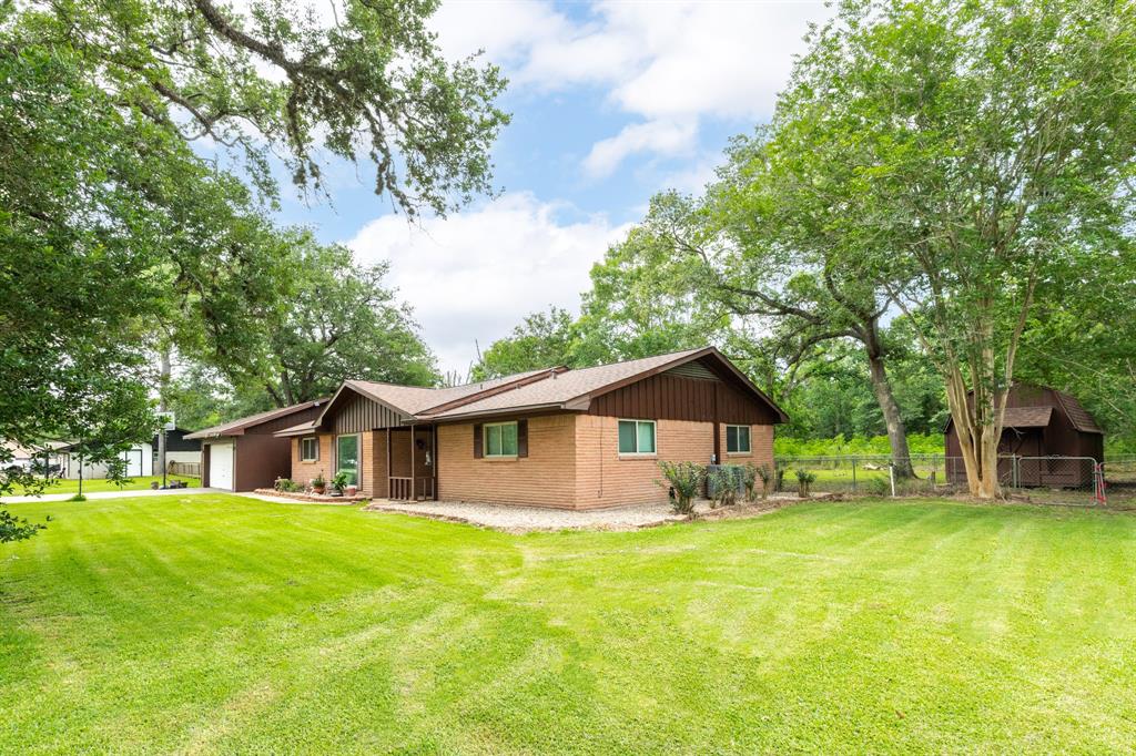 6915 Oak Bend Drive, Alvin, Texas image 20