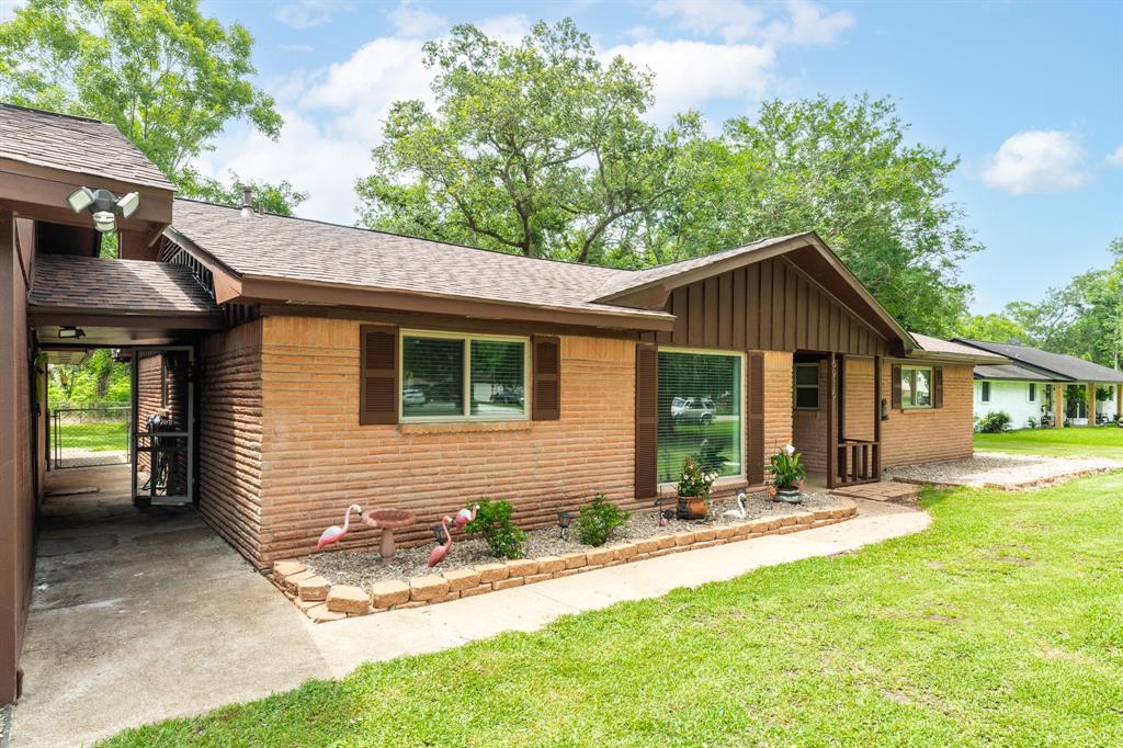 6915 Oak Bend Drive, Alvin, Texas image 22