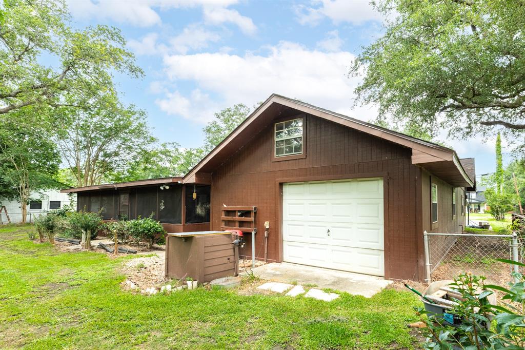 6915 Oak Bend Drive, Alvin, Texas image 26