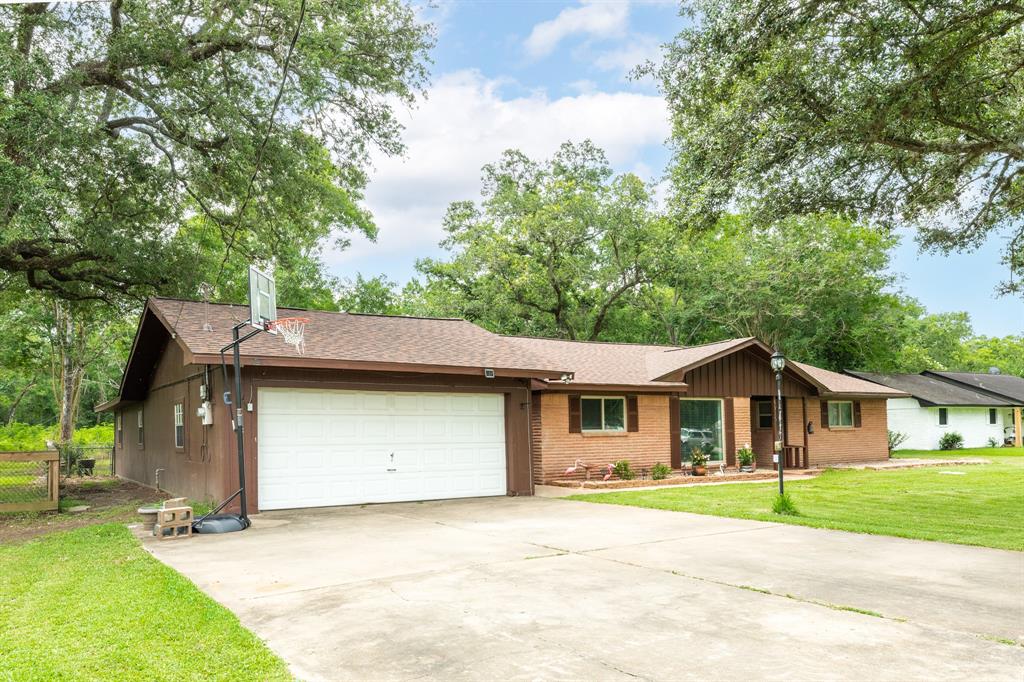 6915 Oak Bend Drive, Alvin, Texas image 21