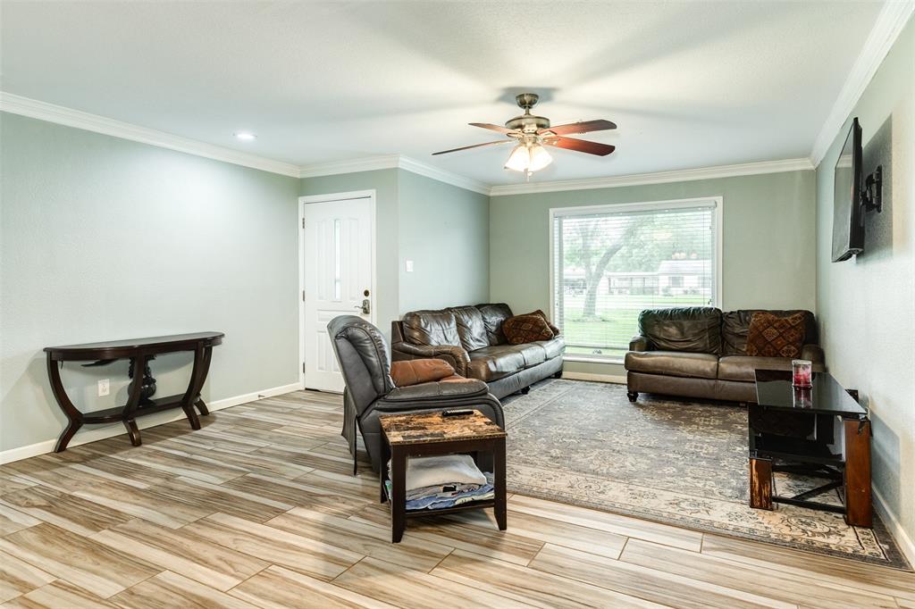 6915 Oak Bend Drive, Alvin, Texas image 4