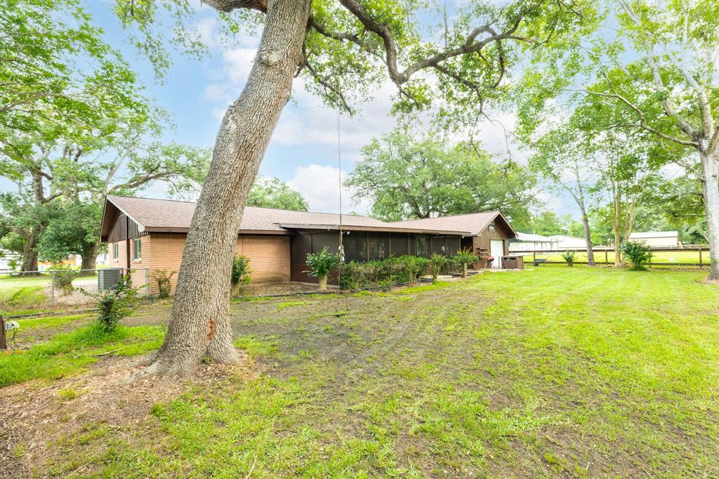 6915 Oak Bend Drive, Alvin, Texas image 25