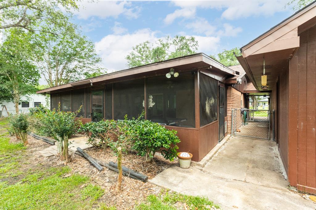 6915 Oak Bend Drive, Alvin, Texas image 23