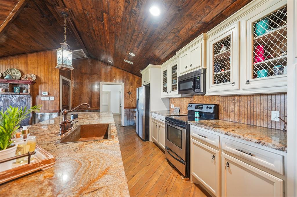 460 Bishop Road, Huntsville, Texas image 44