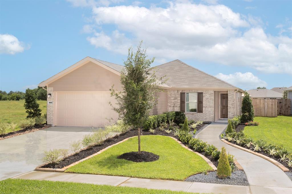 661 Imperial Loop, Alvin, Texas image 1
