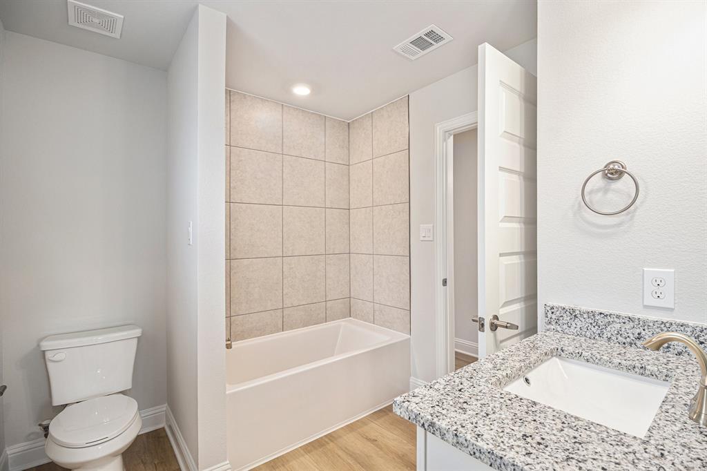 4411 Karam Landing Lndg, Dickinson, Texas image 11