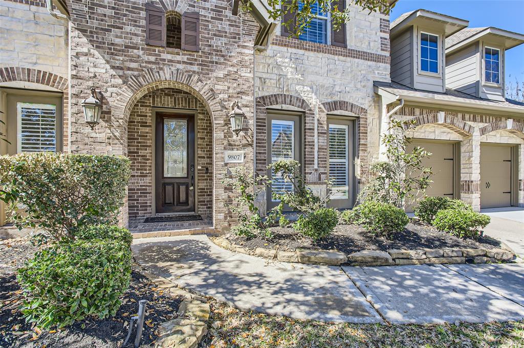 9807 Poppys Point Court