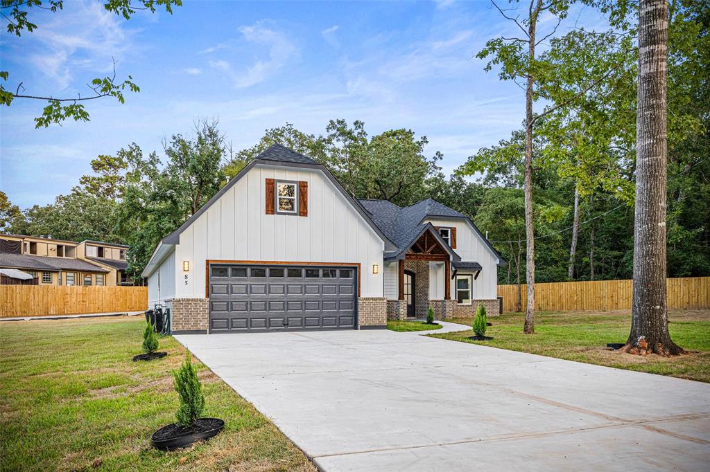 85 Lakeway Ct Court