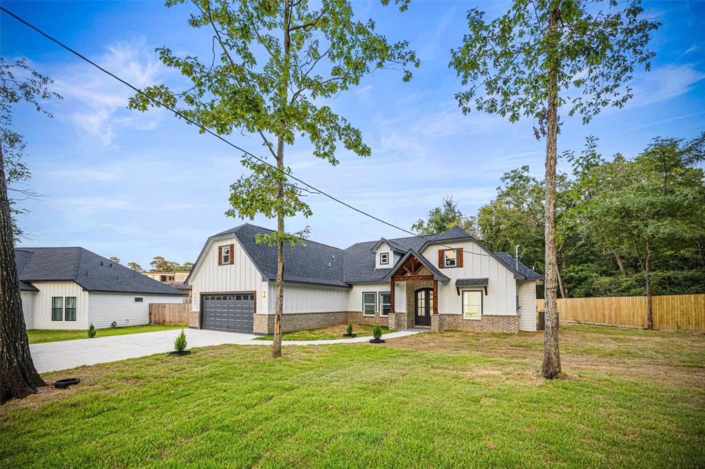 85 Lakeway Ct Court