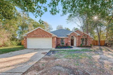 Single Family Residence in Magnolia TX 32922 Westwood Square East Drive.jpg