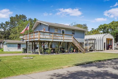 A home in Bacliff