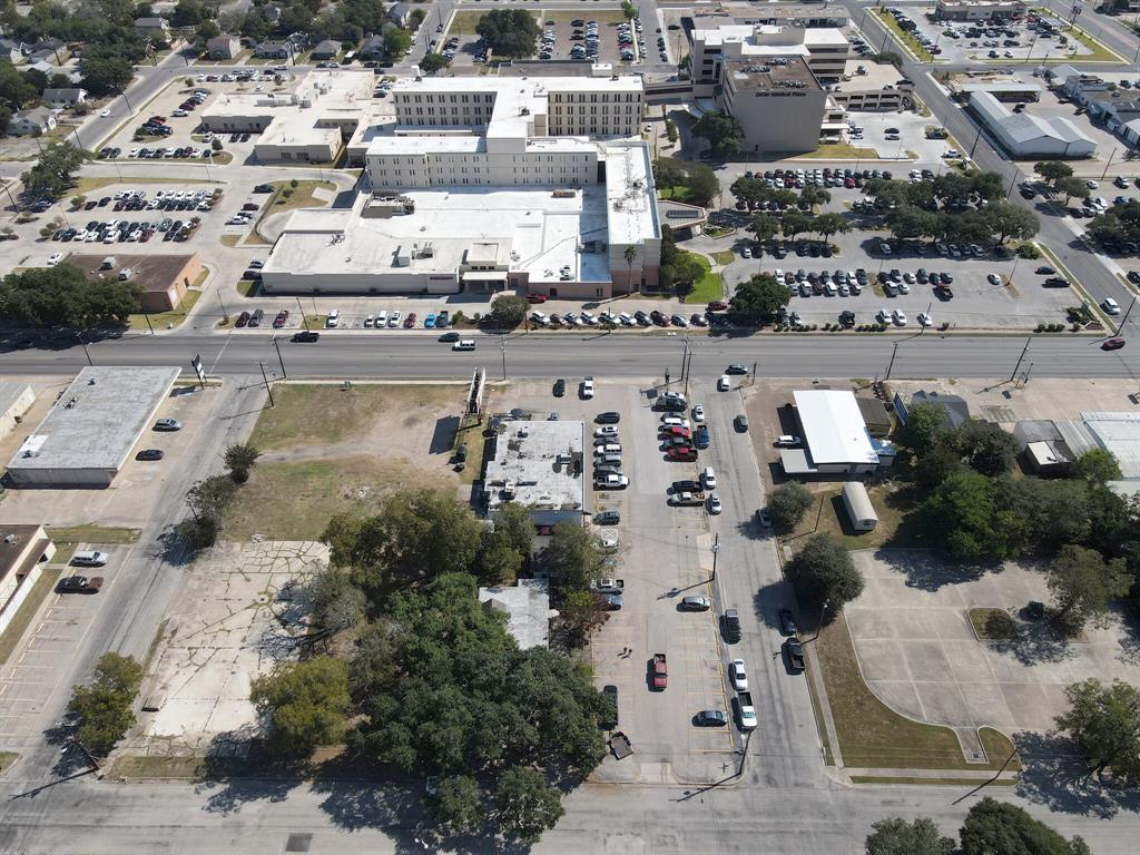 1403 N Navarro Street, Victoria, Texas image 38