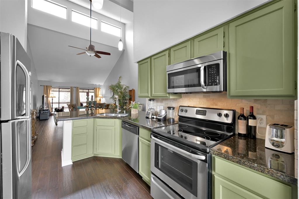 148 April Point Dr N Drive #148, Conroe, Texas image 8