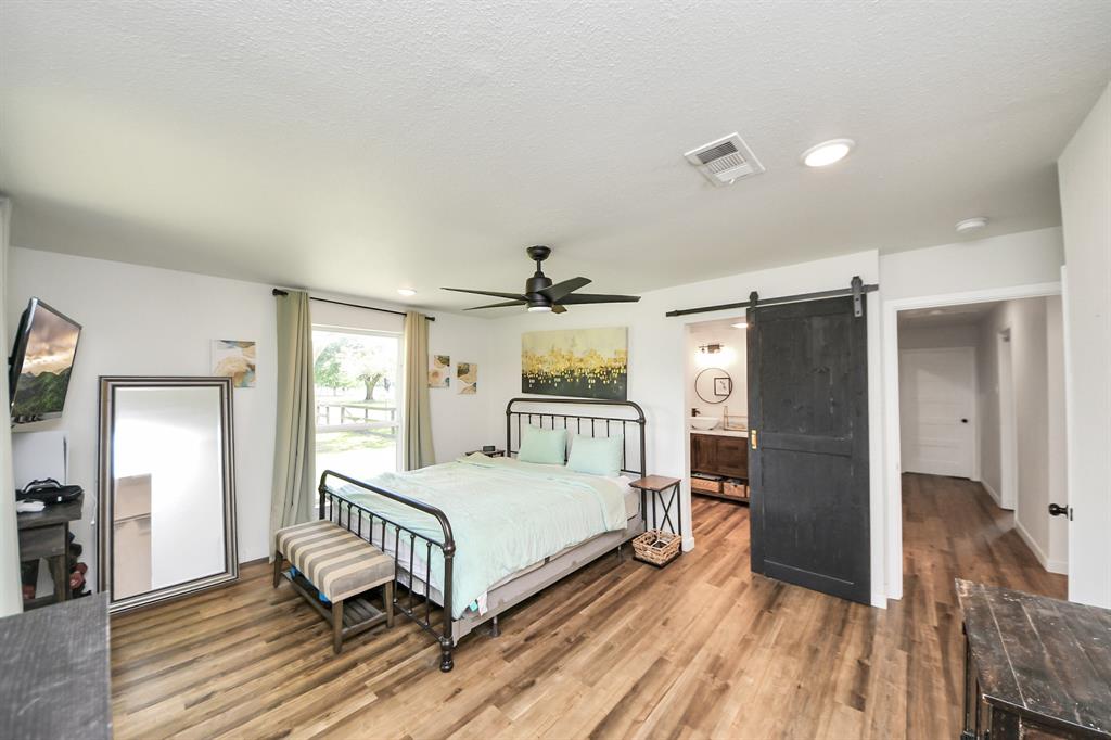 18011 Jungman Road, Damon, Texas image 16