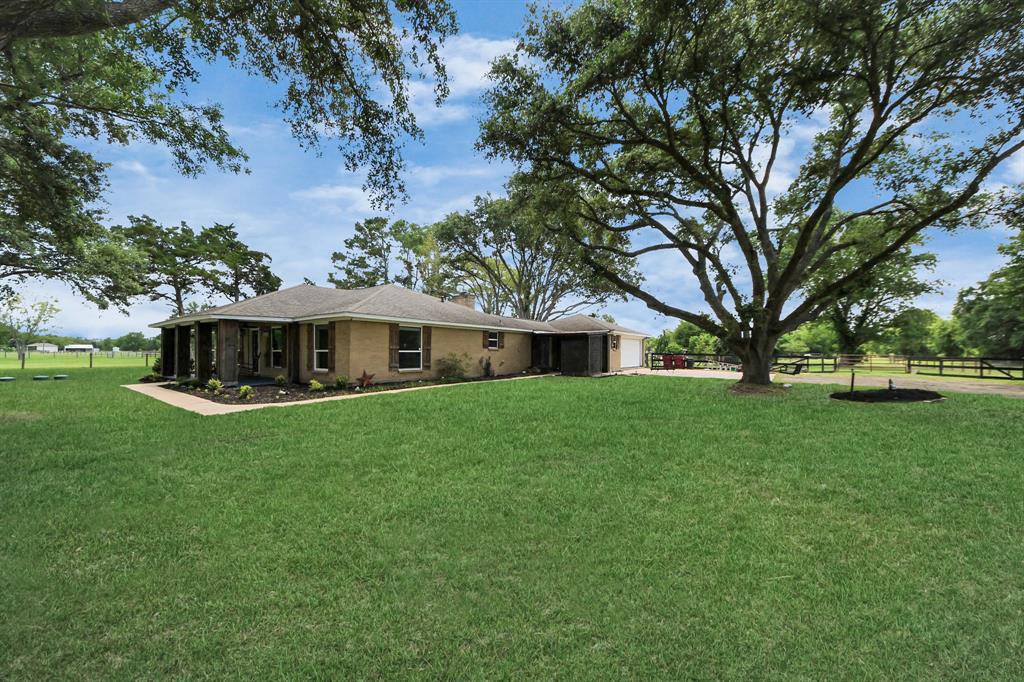 18011 Jungman Road, Damon, Texas image 28