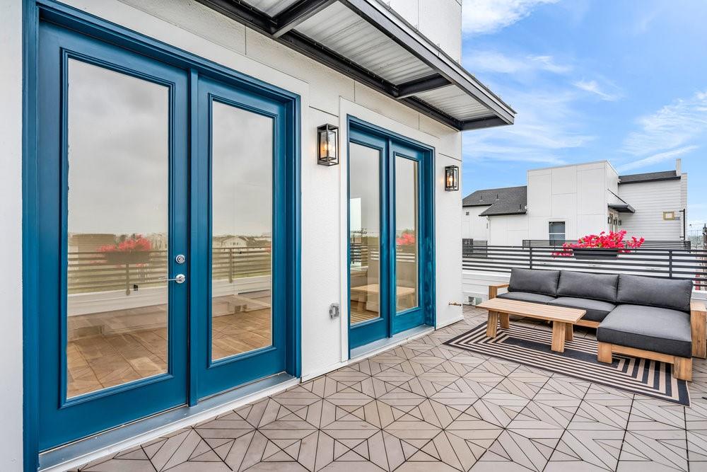 3 N St Charles St E Street, Houston, Texas image 27