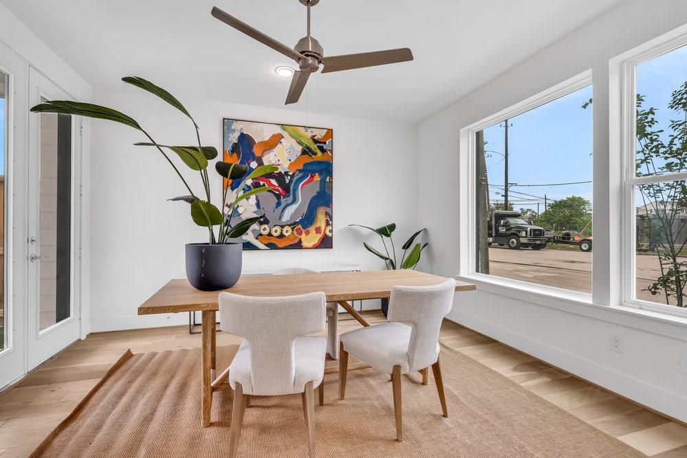 3 N St Charles St E Street, Houston, Texas image 6