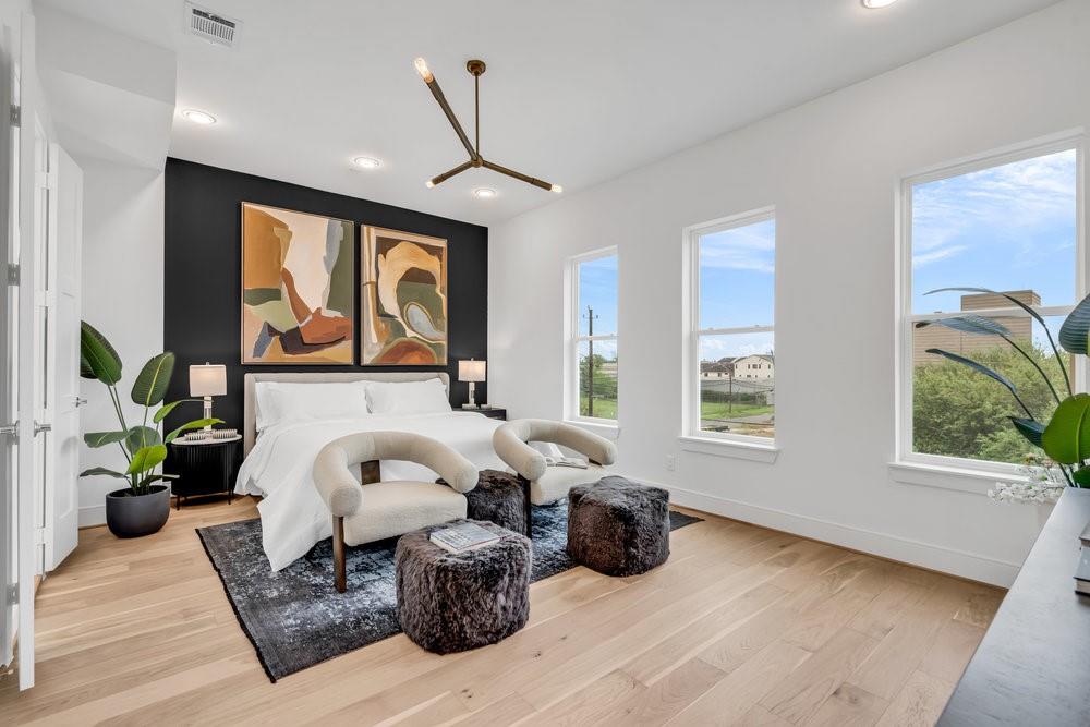 3 N St Charles St E Street, Houston, Texas image 19