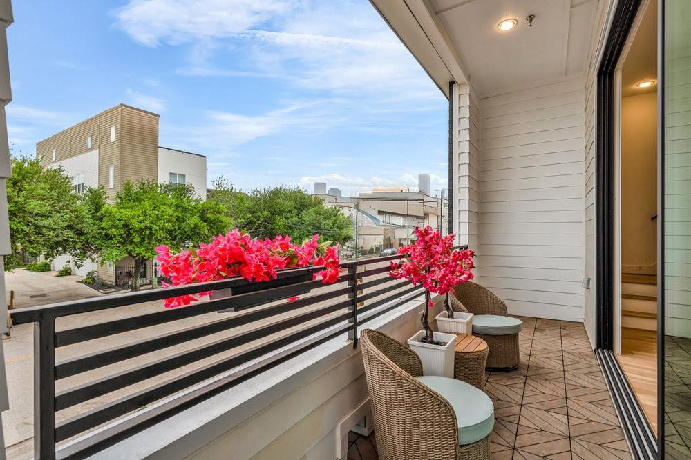 3 N St Charles St E Street, Houston, Texas image 18
