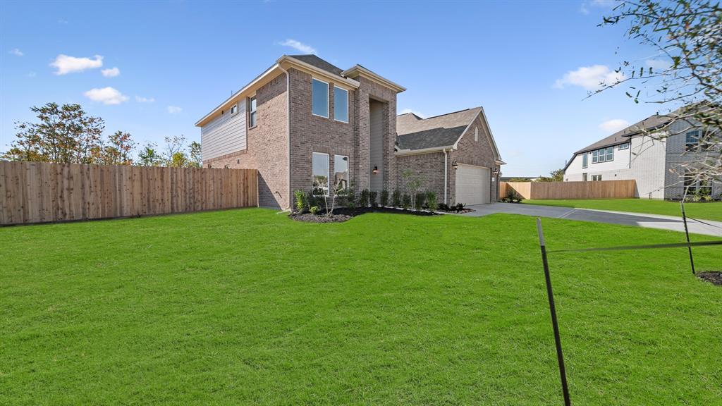 11302 Youngquist Drive, Mont Belvieu, Texas image 2