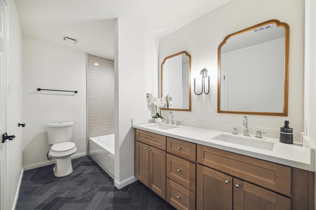 124 N Hall Drive, Sugar Land, Texas image 25