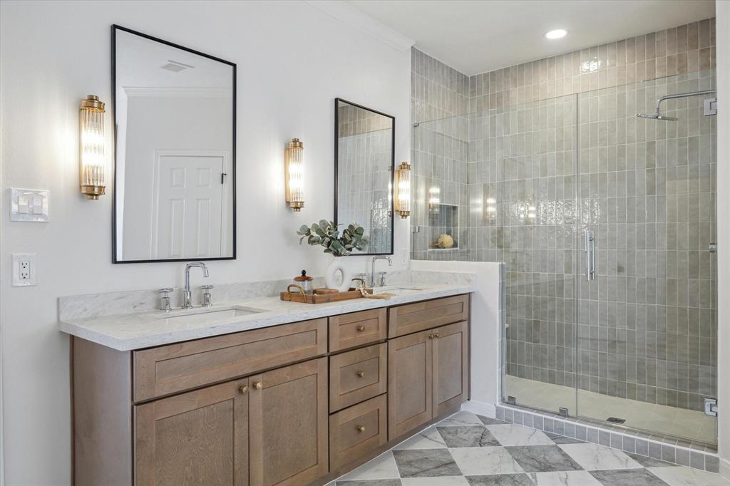 124 N Hall Drive, Sugar Land, Texas image 20