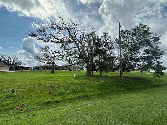 643 Lone Star Trail, Angleton, Texas image 3