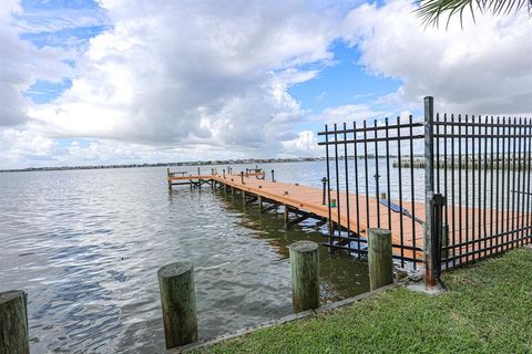 A home in El Lago